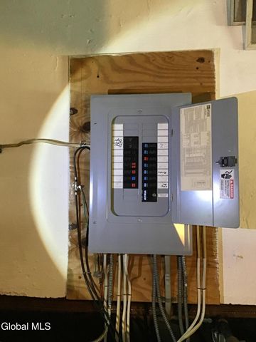 3 Crescent Drive, Albany, NY 12208