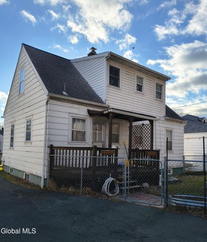 3 Crescent Drive, Albany, NY 12208