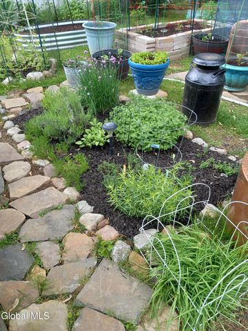 3 Crescent Drive, Albany, NY 12208