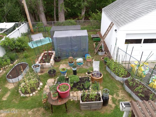 3 Crescent Drive, Albany, NY 12208