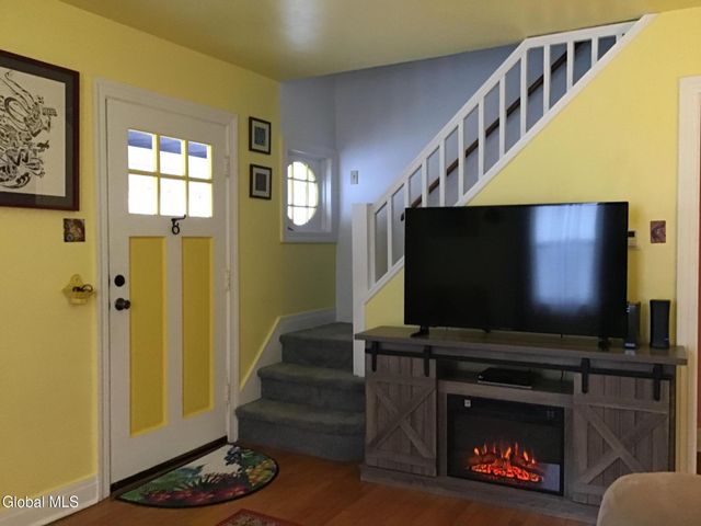 3 Crescent Drive, Albany, NY 12208