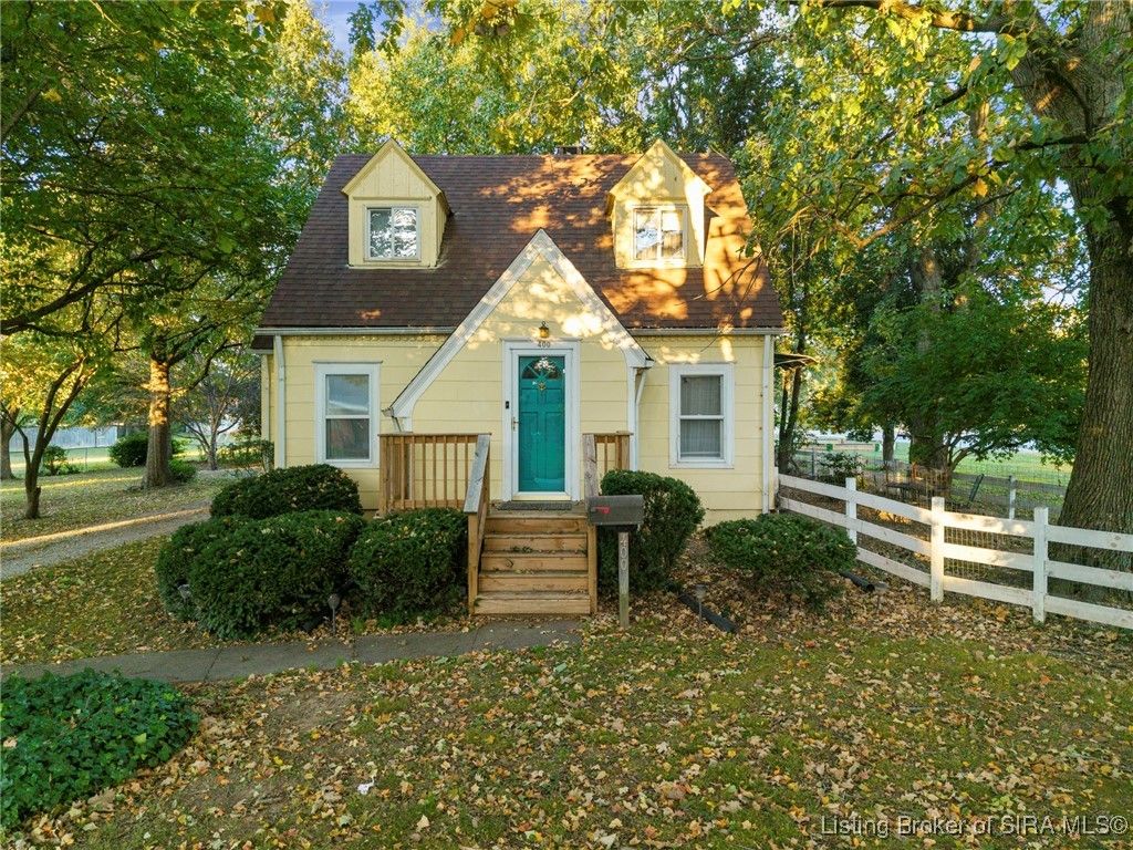 400 N Sherwood Avenue, Clarksville, IN 47129