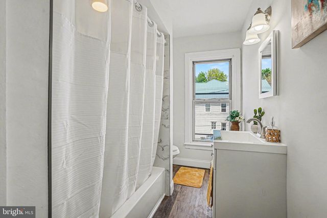 68 E WATER ST, Middletown, PA 17057