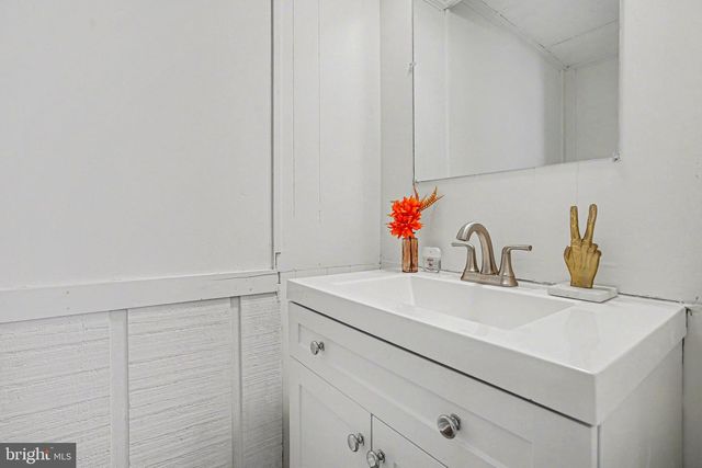68 E WATER ST, Middletown, PA 17057