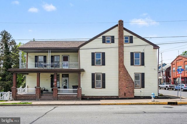 68 E WATER ST, Middletown, PA 17057