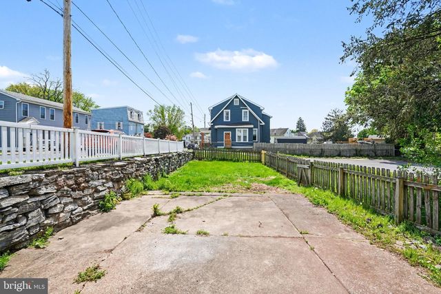 68 E WATER ST, Middletown, PA 17057