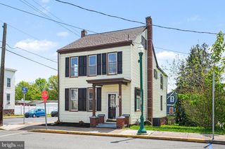 68 E WATER ST, Middletown, PA 17057
