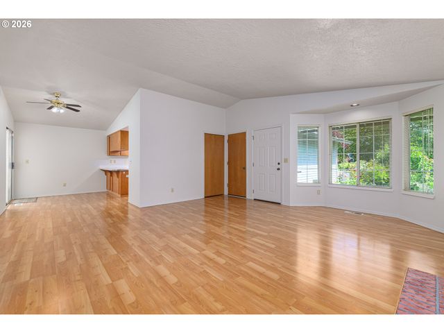 9707 Se REEDWAY St, Portland, OR 97266