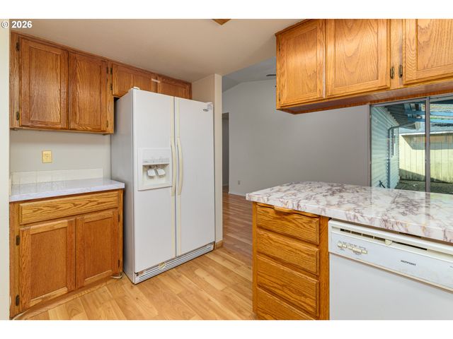 9707 Se REEDWAY St, Portland, OR 97266