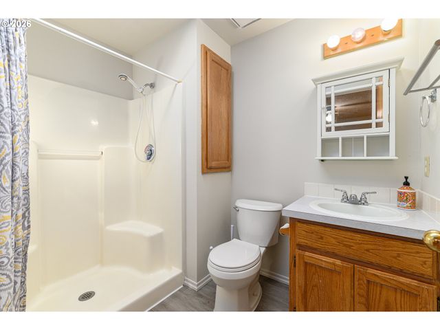 9707 Se REEDWAY St, Portland, OR 97266