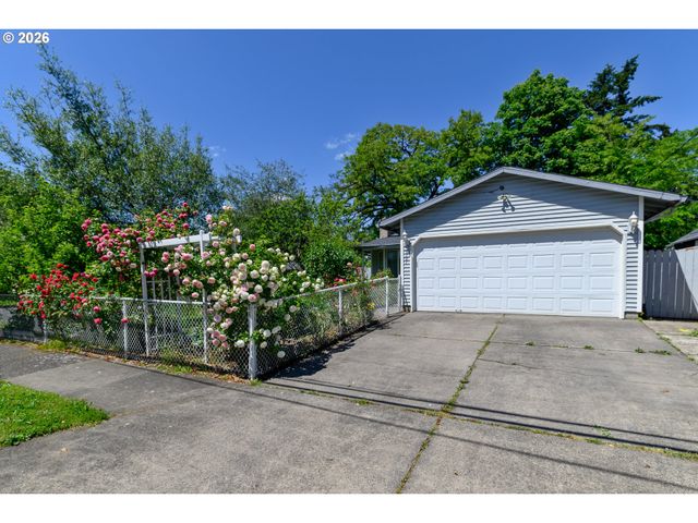 9707 Se REEDWAY St, Portland, OR 97266