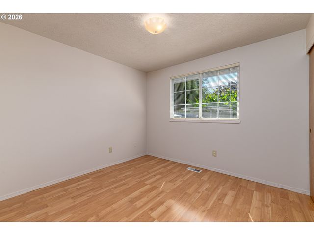 9707 Se REEDWAY St, Portland, OR 97266