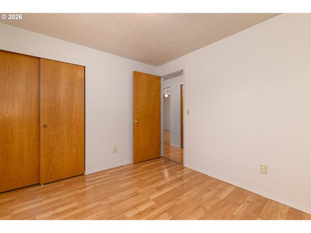 9707 Se REEDWAY St, Portland, OR 97266