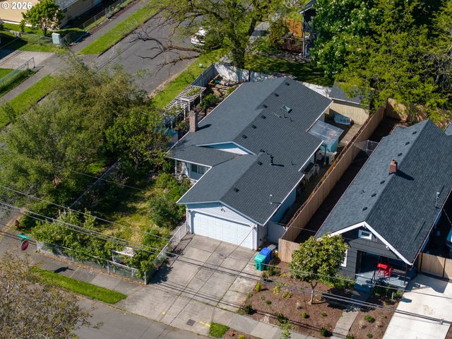 9707 Se REEDWAY St, Portland, OR 97266