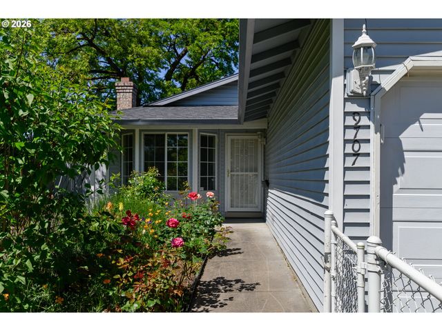 9707 Se REEDWAY St, Portland, OR 97266