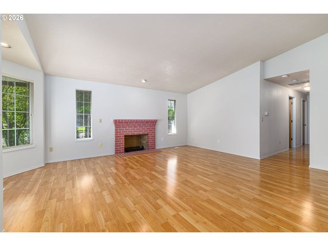 9707 Se REEDWAY St, Portland, OR 97266