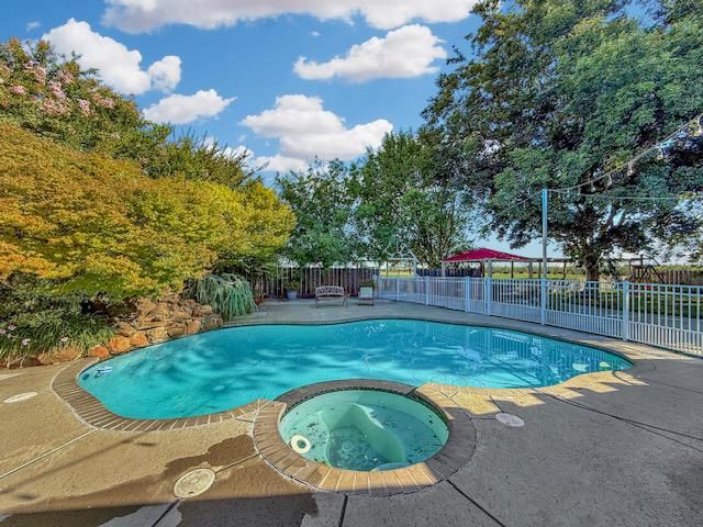 1137 Apricot Ave, Patterson, CA 95363