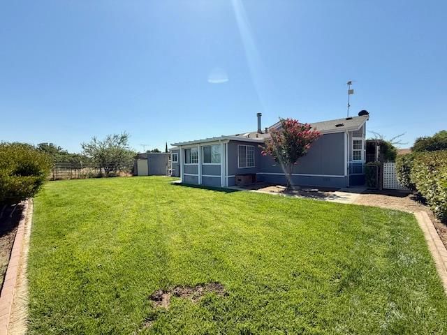 1137 Apricot Ave, Patterson, CA 95363