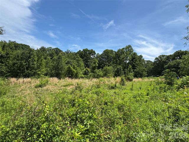 99999 Duckett Road, Candler, NC 28715