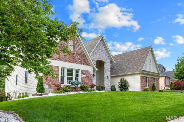 2377 Spring Mill Estates Drive, St Charles, MO 63303