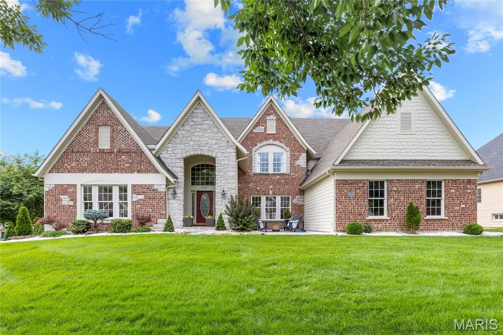 2377 Spring Mill Estates Drive, St Charles, MO 63303