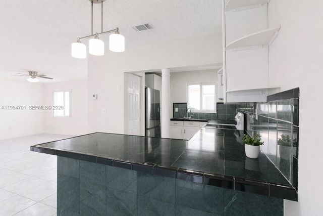 601 SW 116th Ct, Sweetwater, FL 33174