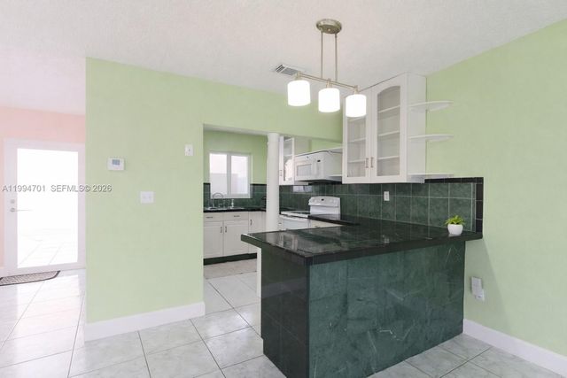 601 SW 116th Ct, Sweetwater, FL 33174