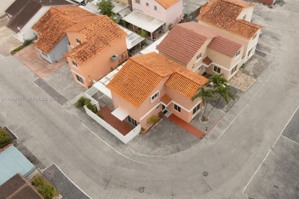 601 SW 116th Ct, Sweetwater, FL 33174