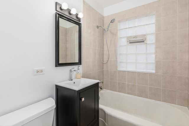 474 E Washington Street, Des Plaines, IL 60016