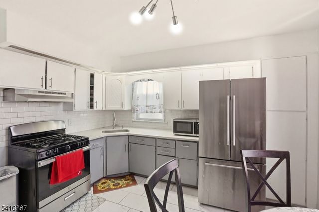 295 Old Bergen Rd, Jersey City, NJ 07305