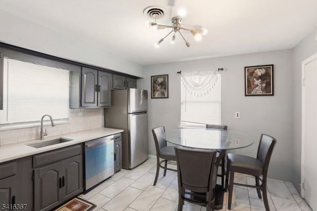 295 Old Bergen Rd, Jersey City, NJ 07305