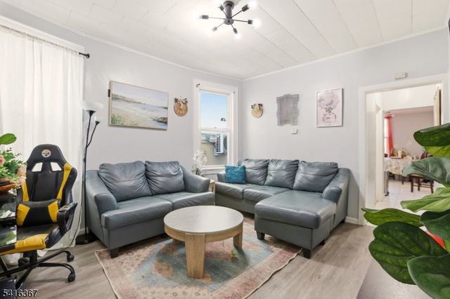 295 Old Bergen Rd, Jersey City, NJ 07305