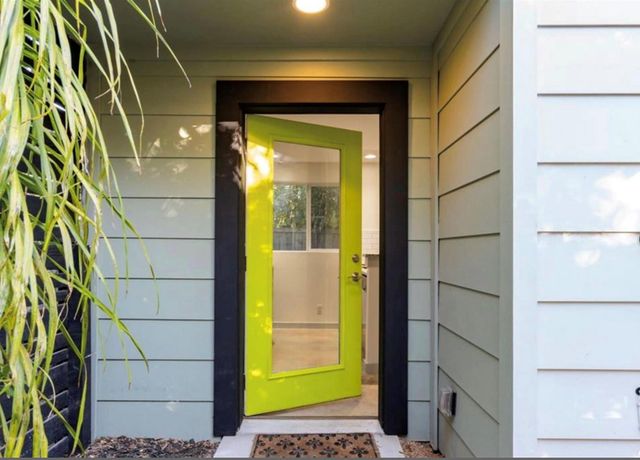 2005 Pennsylvania Ave B, Austin, TX 78702