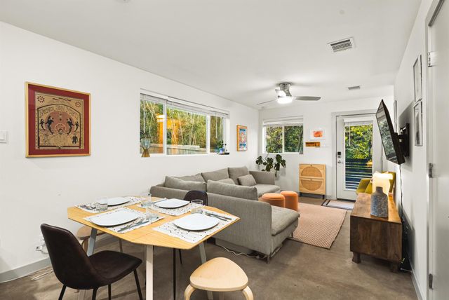 2005 Pennsylvania Ave B, Austin, TX 78702