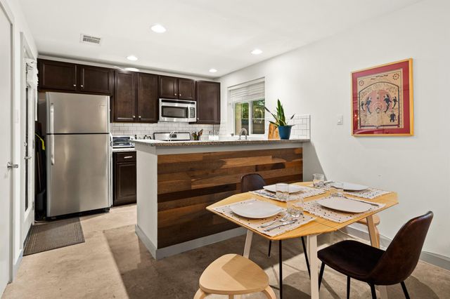 2005 Pennsylvania Ave B, Austin, TX 78702