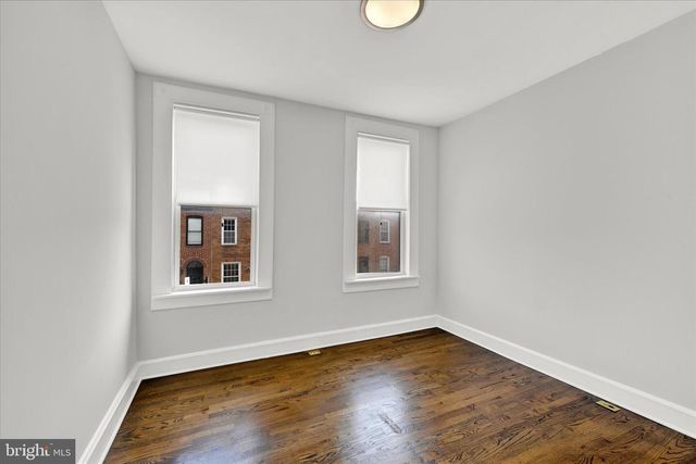 2 W BARNEY ST, Baltimore, MD 21230