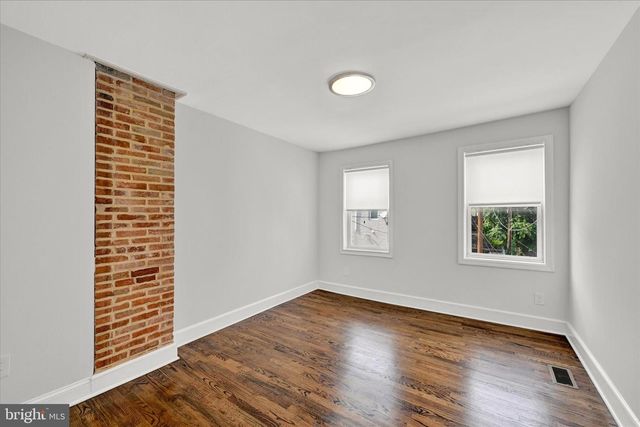2 W BARNEY ST, Baltimore, MD 21230