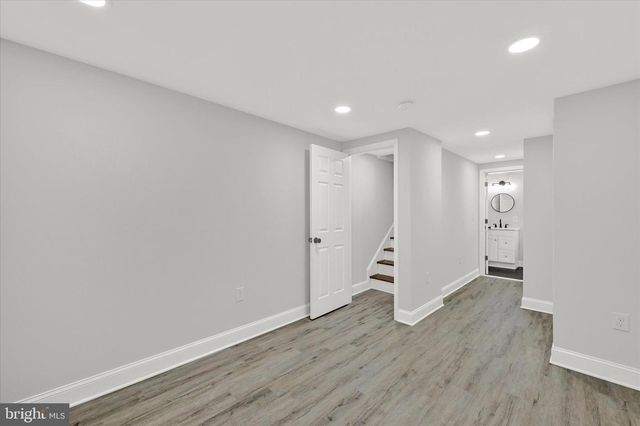 2 W BARNEY ST, Baltimore, MD 21230