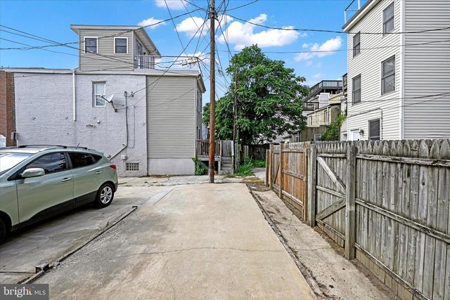 2 W BARNEY ST, Baltimore, MD 21230