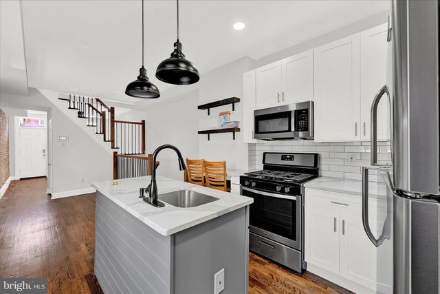 2 W BARNEY ST, Baltimore, MD 21230
