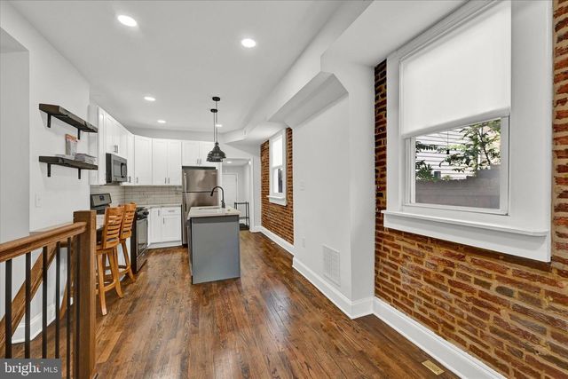 2 W BARNEY ST, Baltimore, MD 21230