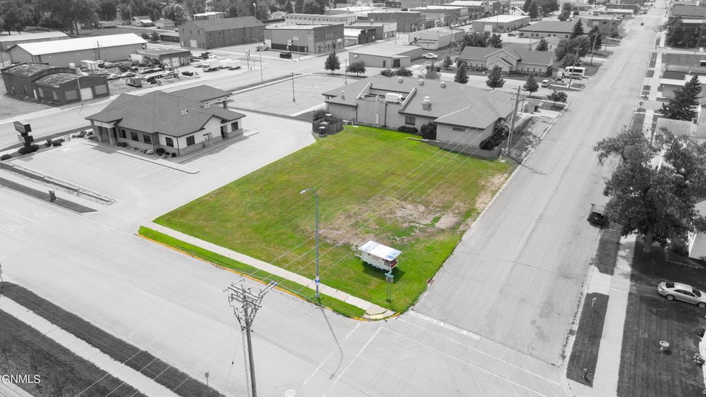 145 5th Avenue NE, Valley City, ND 58072