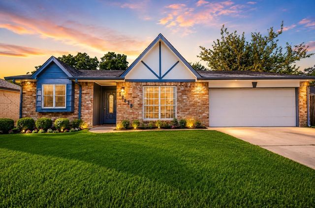 13823 Towne Way Drive, Sugar Land, TX 77498
