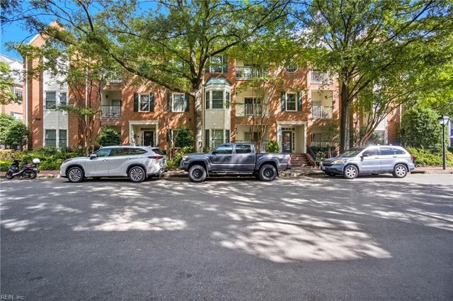 230 College Pl Apt 213, Norfolk, VA 23510