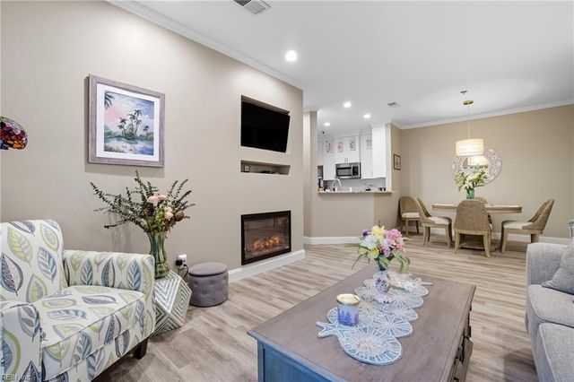 230 College Pl Apt 213, Norfolk, VA 23510