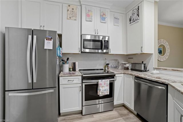 230 College Pl Apt 213, Norfolk, VA 23510