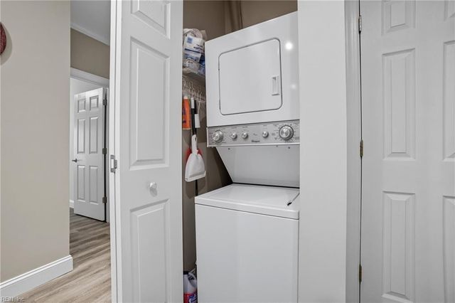 230 College Pl Apt 213, Norfolk, VA 23510