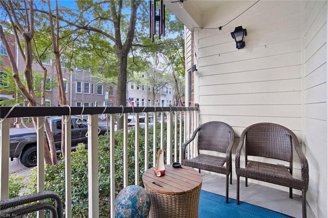 230 College Pl Apt 213, Norfolk, VA 23510
