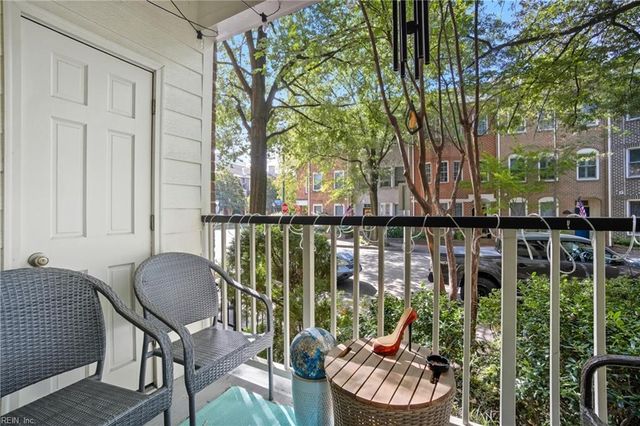 230 College Pl Apt 213, Norfolk, VA 23510