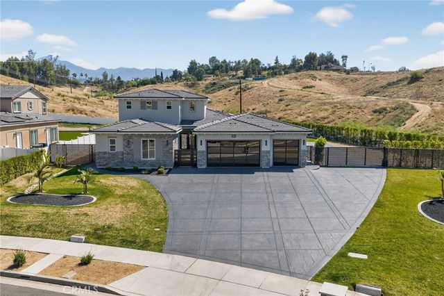 743 Buckingham Drive, Redlands, CA 92374